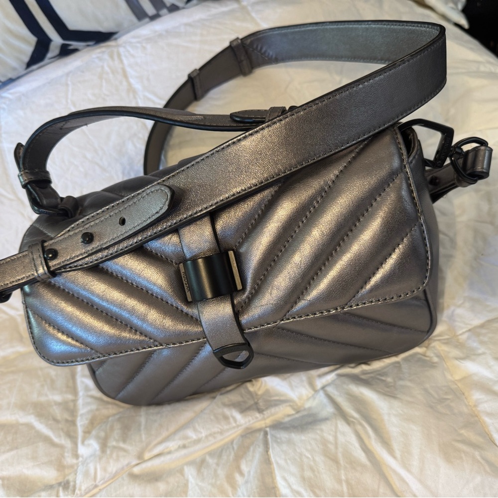 RUDSAK Metallic Silver Quilted Bag like new